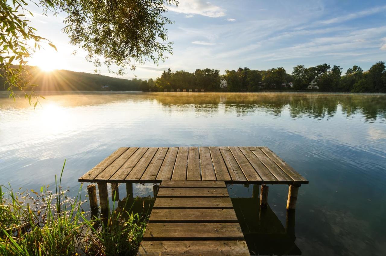 Sopherl Am See - Fruehstueck Auf Der Seeterrasse, Sehr Ruhig Und Wunderschoen Am See, 3 Minuten Nach Oberpfaffenhofen, Viele Radtouren, Restaurants & Cafes In Der Umgebung Wessling Exterior photo