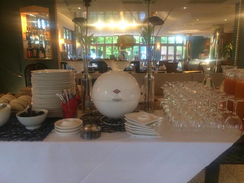 Sopherl Am See - Fruehstueck Auf Der Seeterrasse, Sehr Ruhig Und Wunderschoen Am See, 3 Minuten Nach Oberpfaffenhofen, Viele Radtouren, Restaurants & Cafes In Der Umgebung Wessling Exterior photo