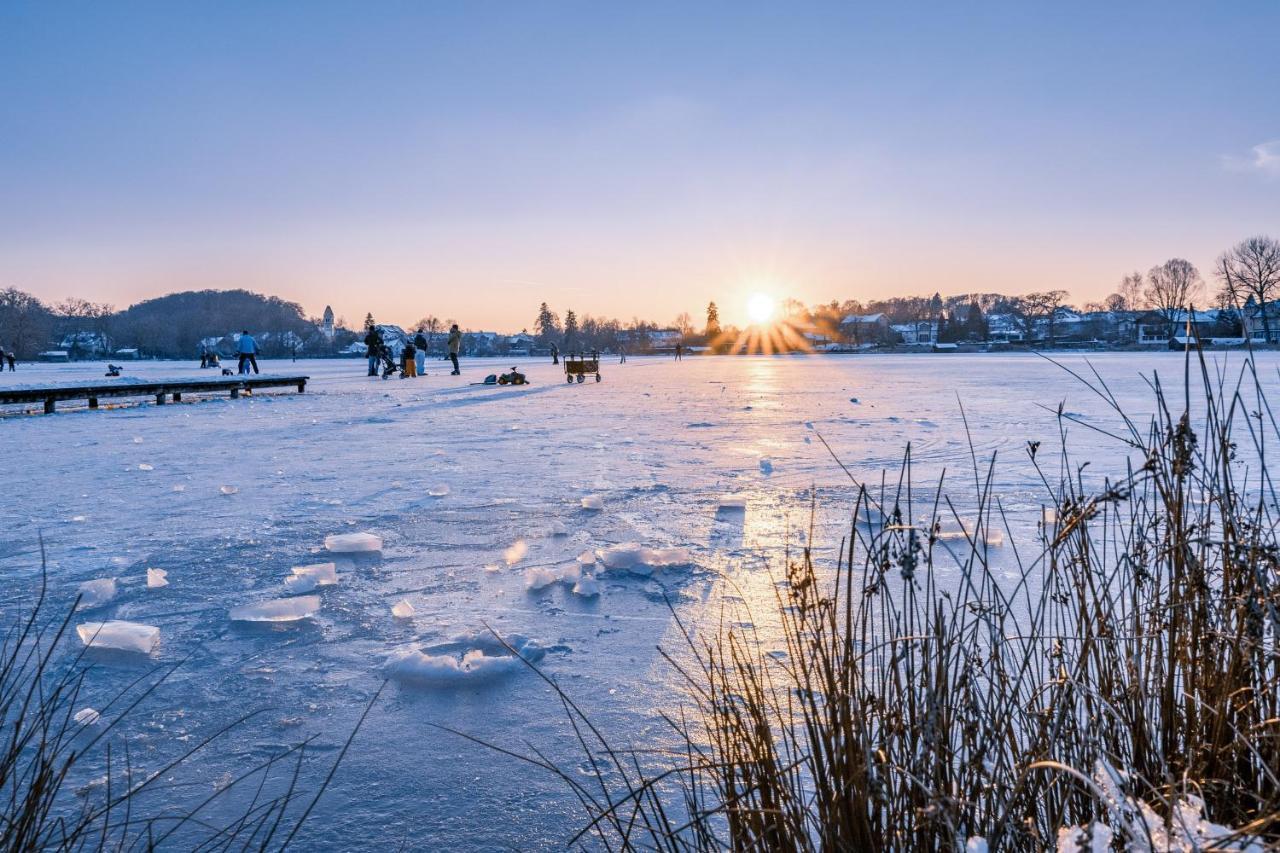 Sopherl Am See - Fruehstueck Auf Der Seeterrasse, Sehr Ruhig Und Wunderschoen Am See, 3 Minuten Nach Oberpfaffenhofen, Viele Radtouren, Restaurants & Cafes In Der Umgebung Wessling Exterior photo