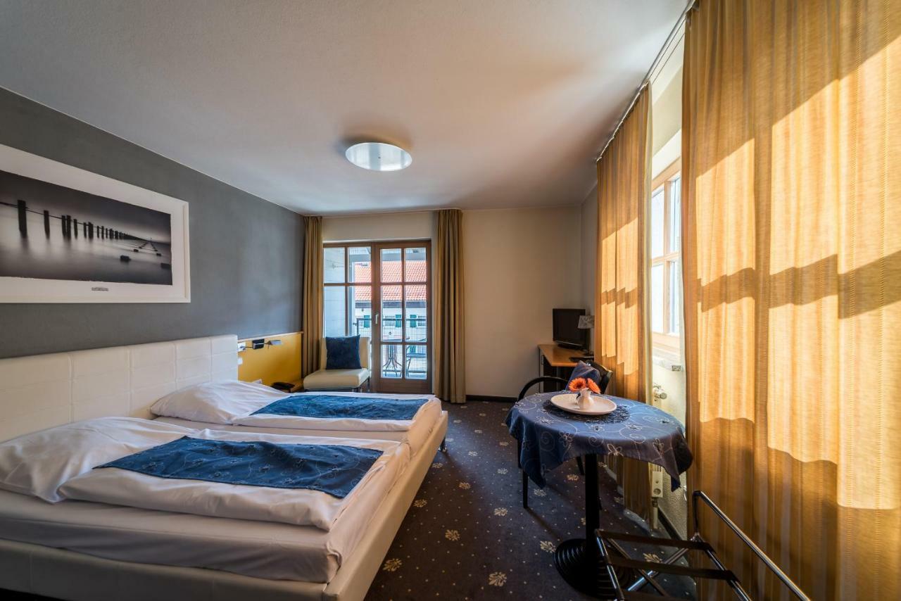 Sopherl Am See - Fruehstueck Auf Der Seeterrasse, Sehr Ruhig Und Wunderschoen Am See, 3 Minuten Nach Oberpfaffenhofen, Viele Radtouren, Restaurants & Cafes In Der Umgebung Wessling Exterior photo